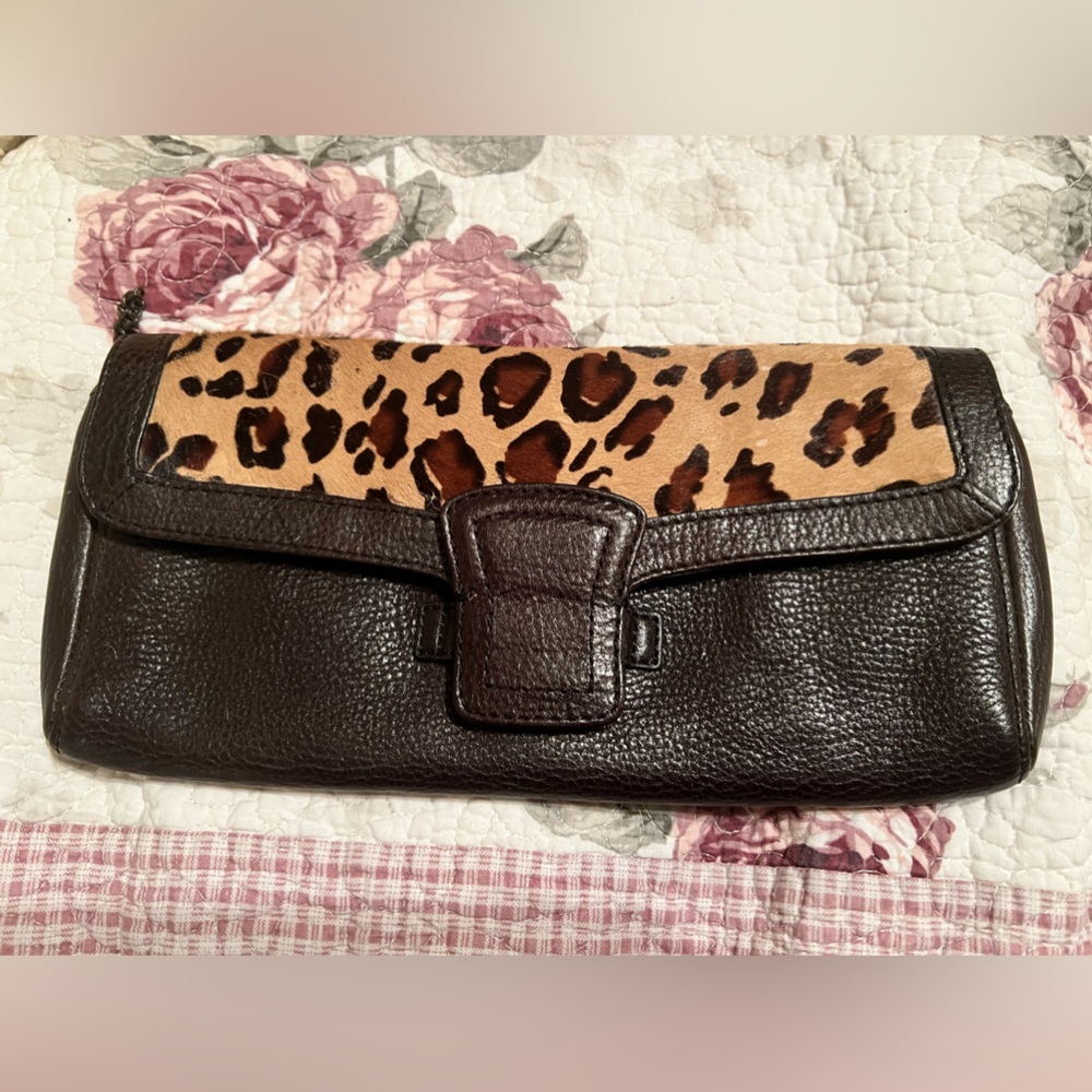 Vintage Banana Republic purse.  Perfect for any Y2K trendsetter!